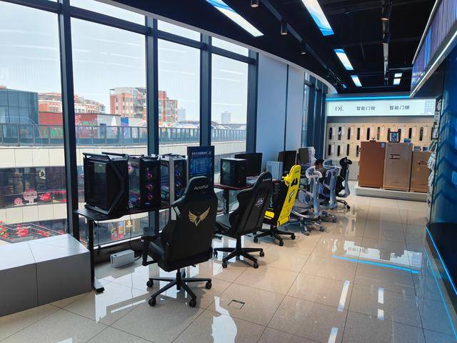 验：傲风电竞椅门店的场景化创新pg电子中文模拟器打造沉浸式体(图5)