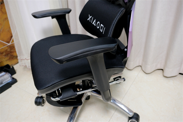骁骑X5S人体工学电竞椅开箱使用测评pg电子模拟器免费版承托到位更炫酷(图4)