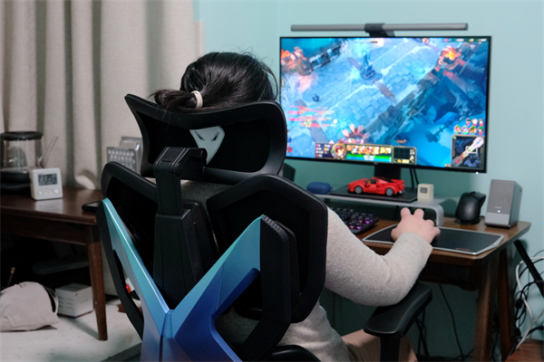 骁骑X5S人体工学电竞椅开箱使用测评pg电子模拟器免费版承托到位更炫酷(图17)